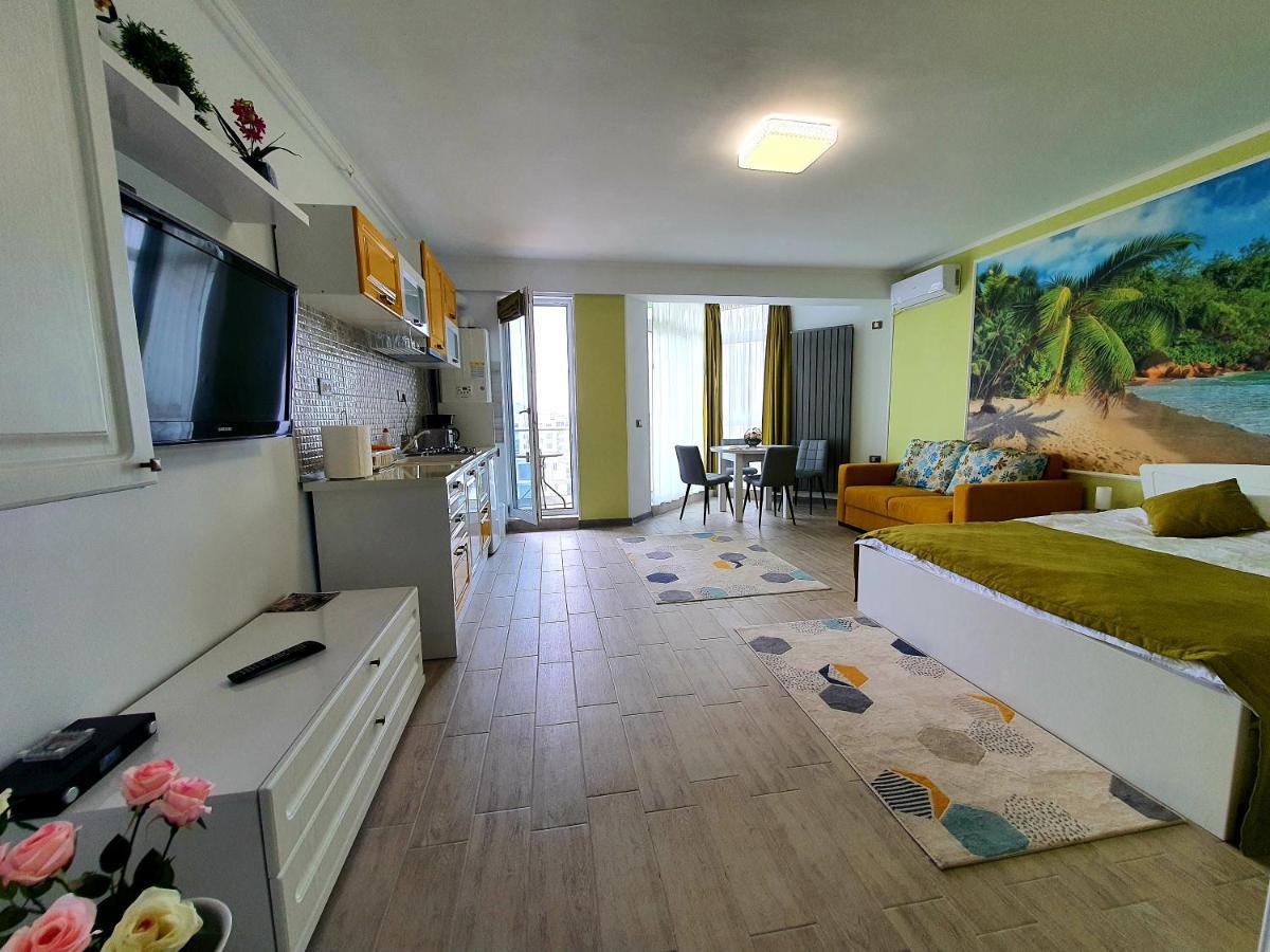 Alezzi Majestic Apartments 115 Năvodari Buitenkant foto